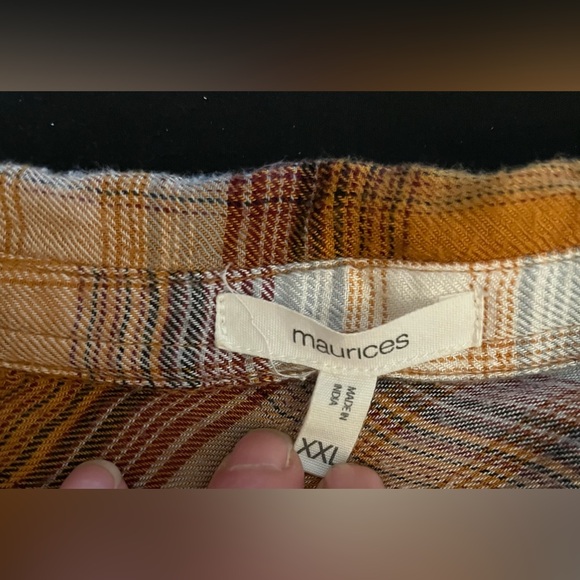 Women’s Maurices plaid button down top with side accents in size xxl - Picture 2 of 11